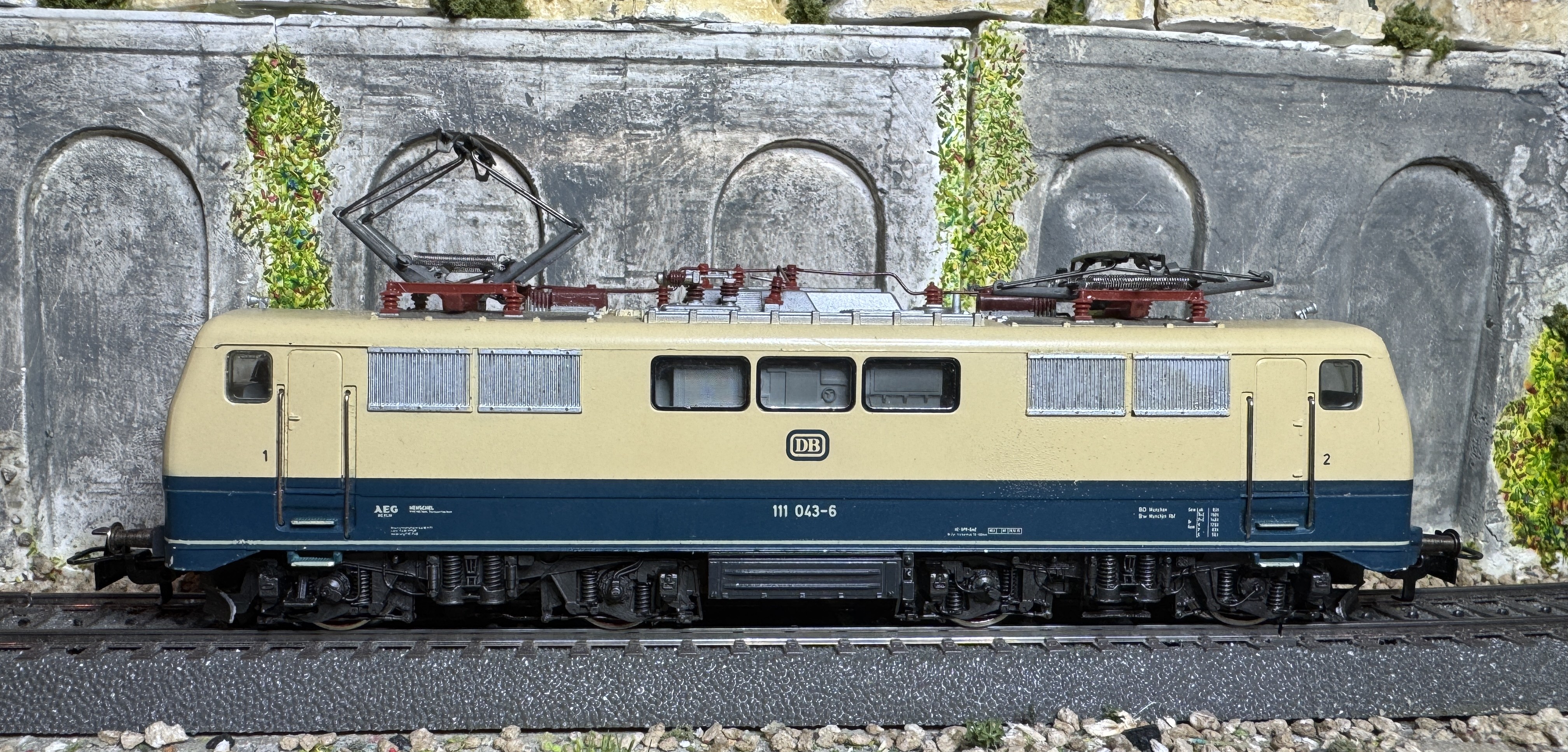 E 111 043-6 lang