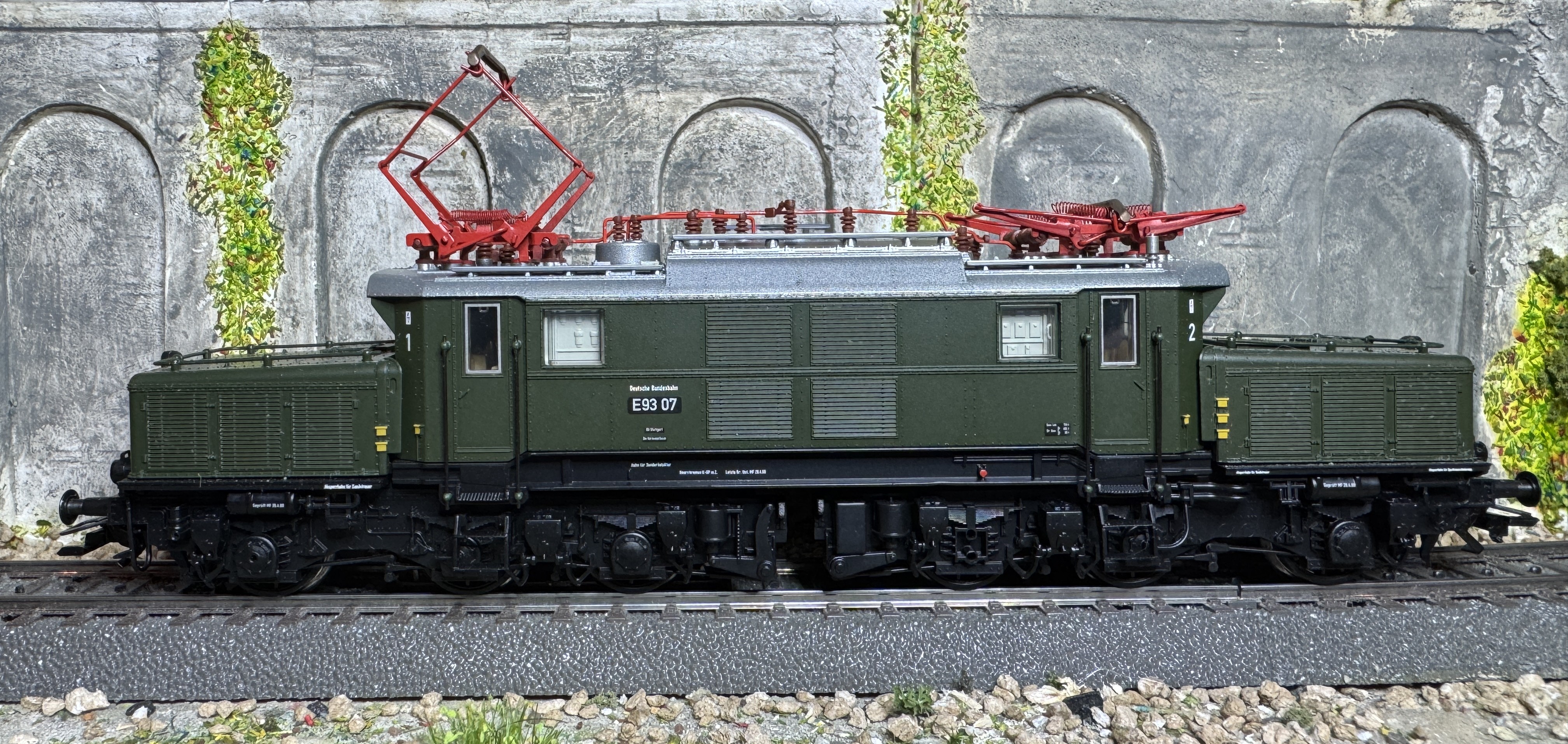 E 93 07 lang